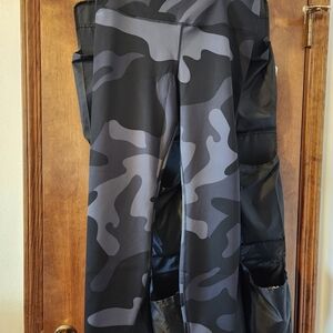 Yummy And Trendy Black & Gray Camo Leggings
